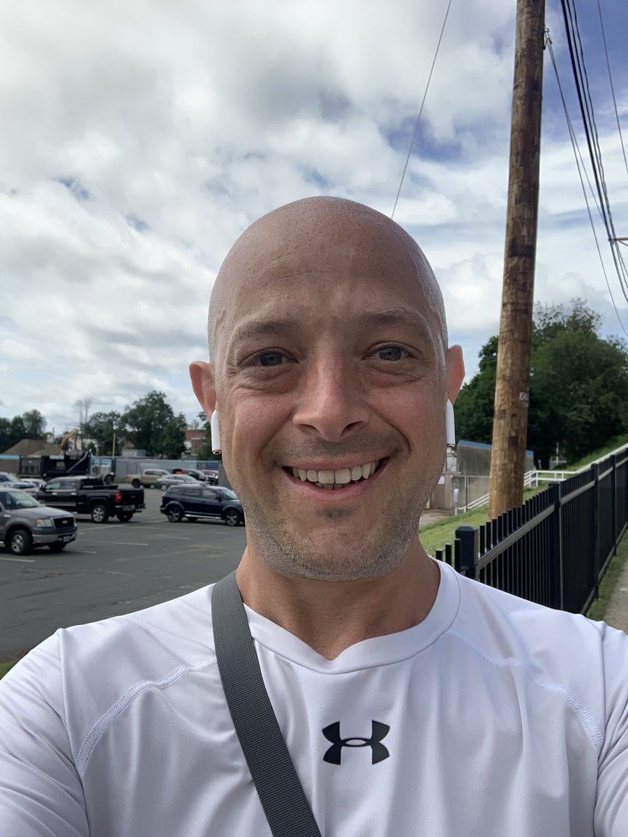revsully's tweet photo. The Tao
The Way
Is one step
Then another
Hiking π₯Ύ Iβm blessed with parks, trails, and little neighborhood streets with keen local architecture & foliage
#NailingGoals
#dieitng https://t.co/wMgoM7n7sG