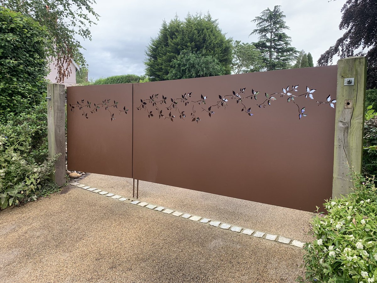 The Reigate paving company tweet media