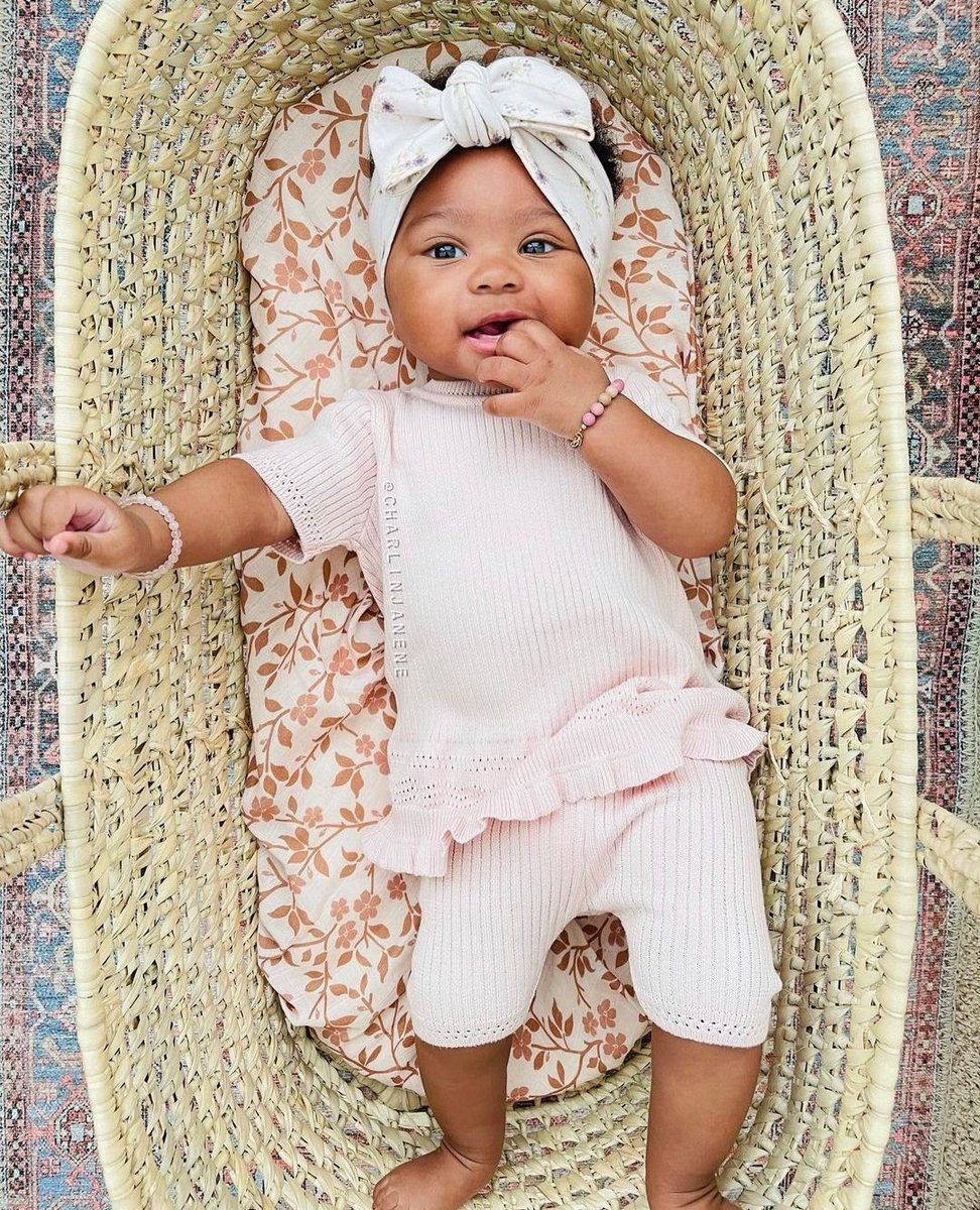 theminiscout's tweet photo. ⁠That gummy smile!! 😍⁠
⁠Happy weekend, everyone!! 🥰⁠
⁠
📸 Photo by: @charlinjanene⁠
⁠
⠀⁠
⠀⁠
⁠
⁠

#swaddles #happybaby #adorable #cutestbabyever #instagood  #lovethelittlethings #babyfashionista #cutie #babymodel #babyfashion #baby #magnoliatreebrown #theminiwander https://t.co/NXsXZFV0SY