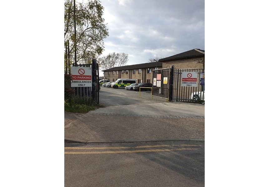 TG_signs's tweet photo. Our client's initial enquiry to installation took just 24 hours - if you need a fast turn around contact the team at sales@techniformgraphics.co.uk
#signage #sign #signsolutions #signagesolutions #workplace #workplacesigns #signinstallation #aluminium #NHS https://t.co/Dib9UEgrPE
