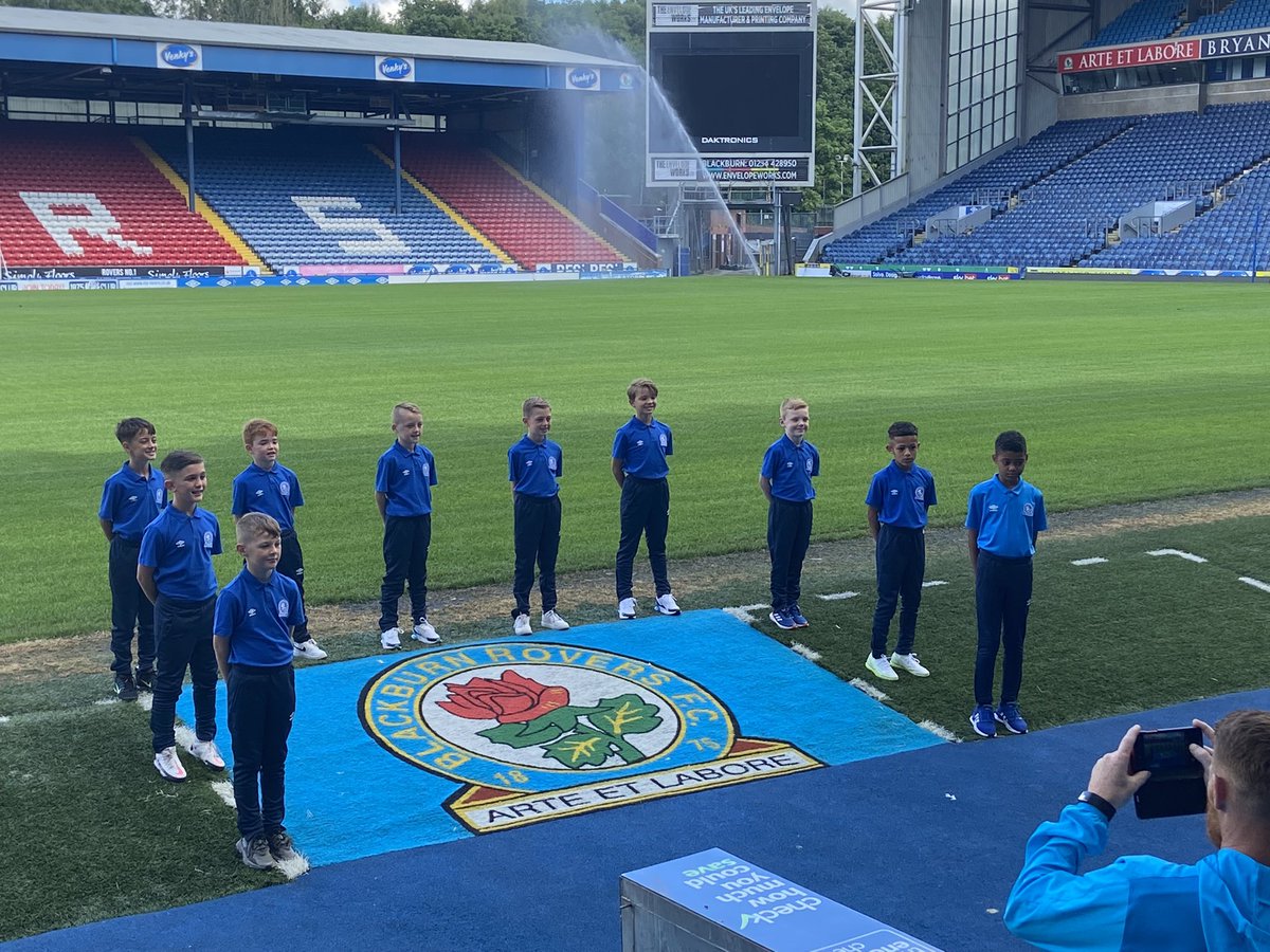 AtgRovers's tweet photo. Welcome to @Rovers  the new U9’s for the new 2021/22 season 🙌🏻👏🏼👏🏼 https://t.co/p2VuMJBN7F