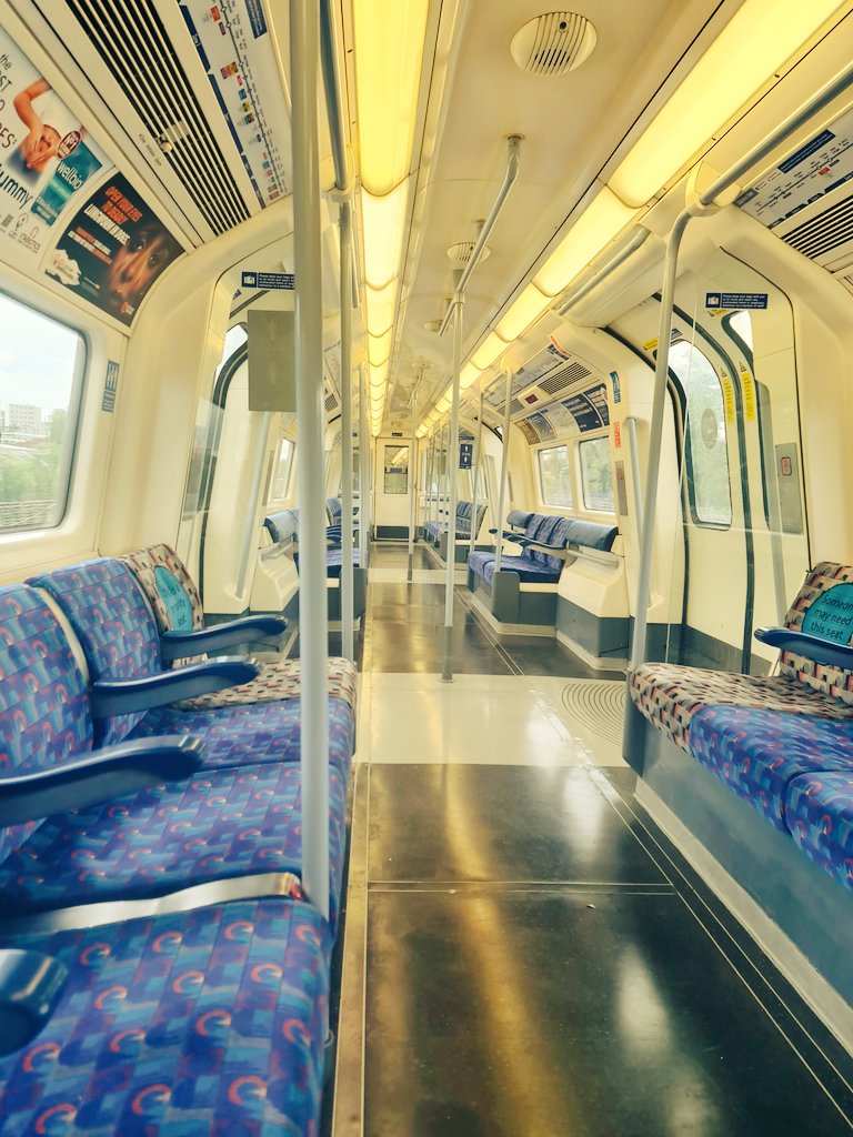 mrawykes's tweet photo. #emptytrains #londonunderground #jubileeline https://t.co/QKKiElMP6C