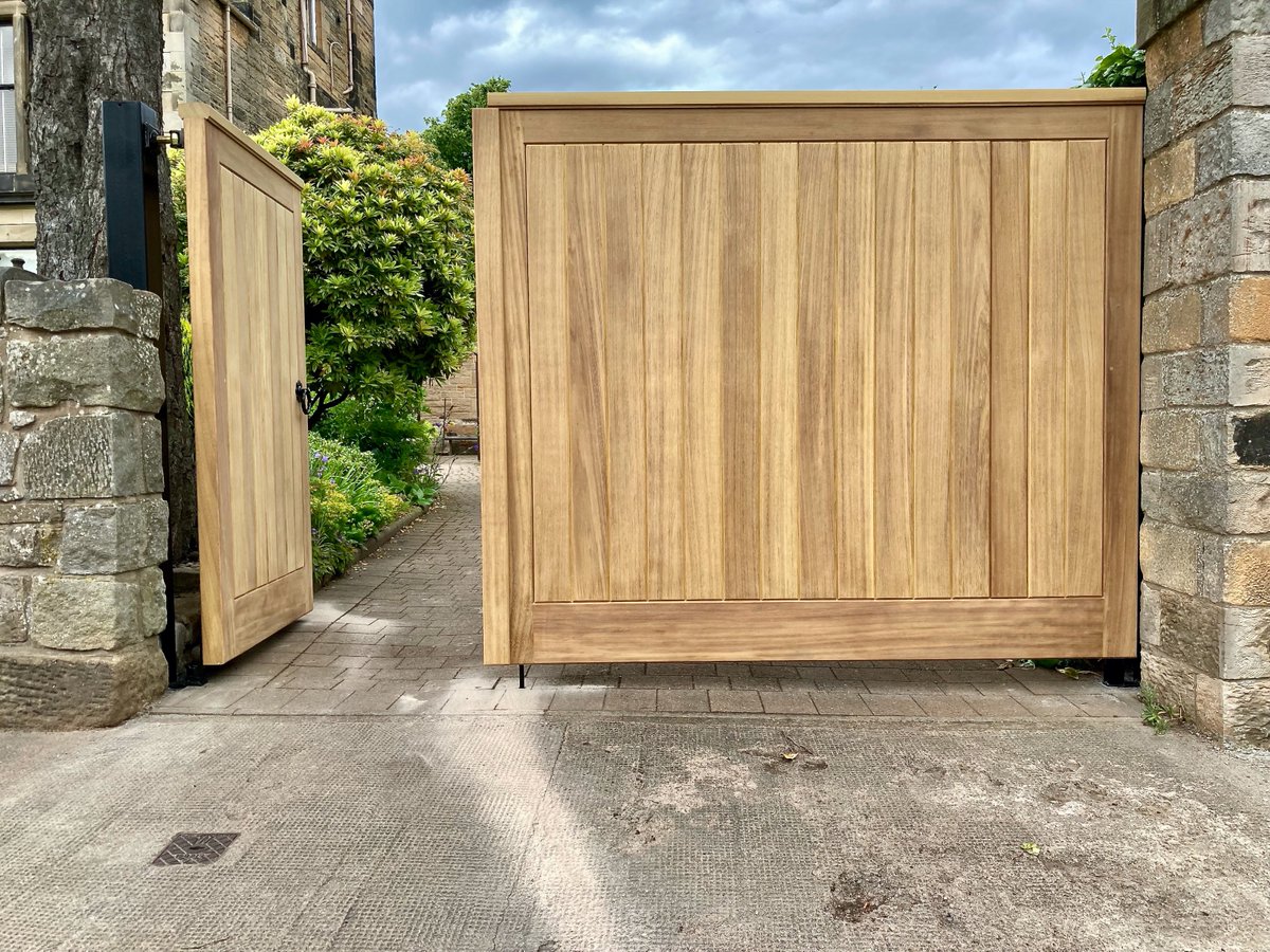 AESScotlandLtd's tweet image. AES (SCOTLAND) LTD recently installed manual solid Iroko wooden driveway gates in Edinburgh.
‍‍‍‍‍‍ ‍‍
#manualgates #woodengates #drivewaygates #irokogates #woodengatesedinburgh #drivewaygatesedinburgh #aesscotlandltd
