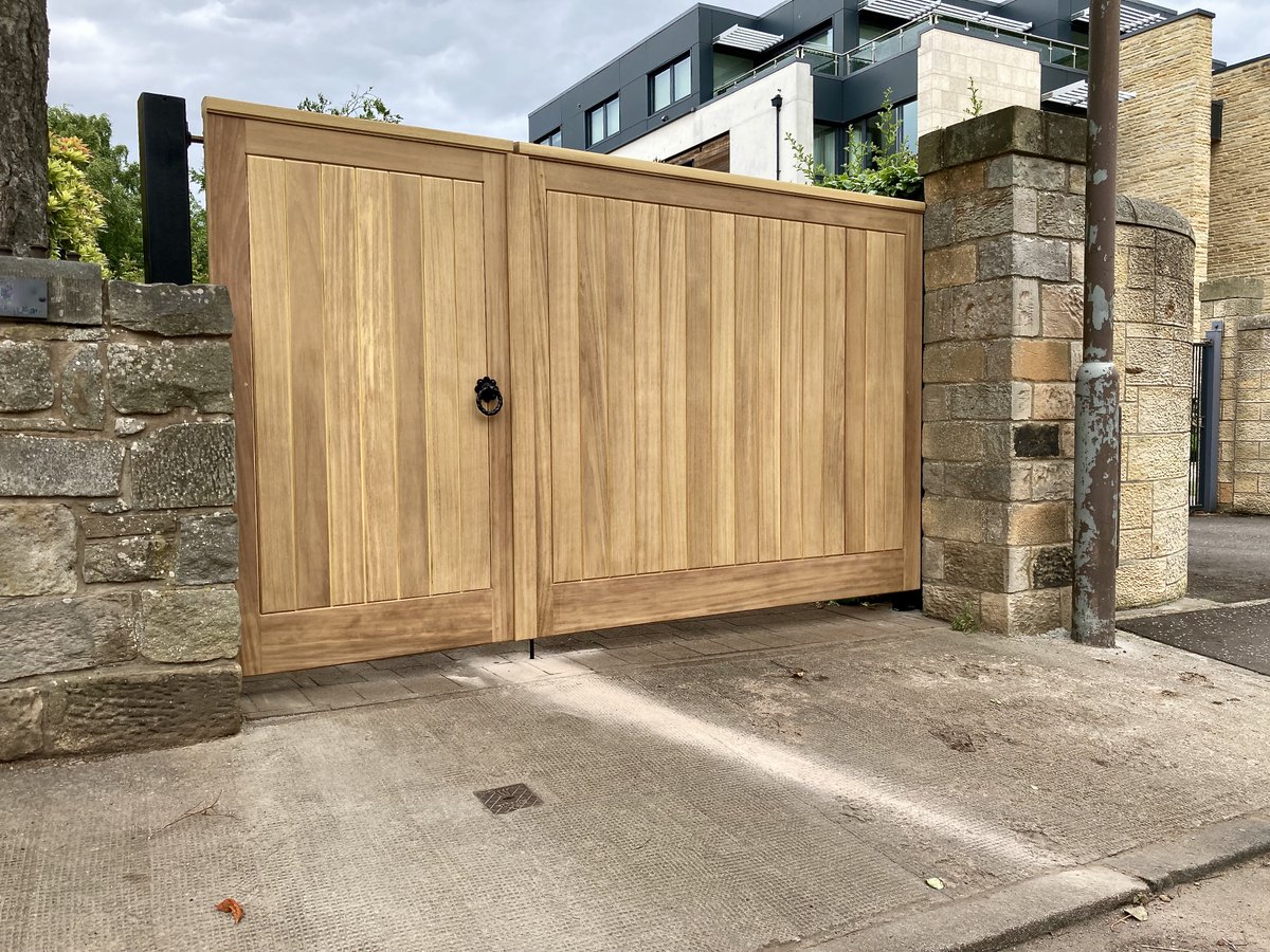 AESScotlandLtd's tweet image. AES (SCOTLAND) LTD recently installed manual solid Iroko wooden driveway gates in Edinburgh.
‍‍‍‍‍‍ ‍‍
#manualgates #woodengates #drivewaygates #irokogates #woodengatesedinburgh #drivewaygatesedinburgh #aesscotlandltd