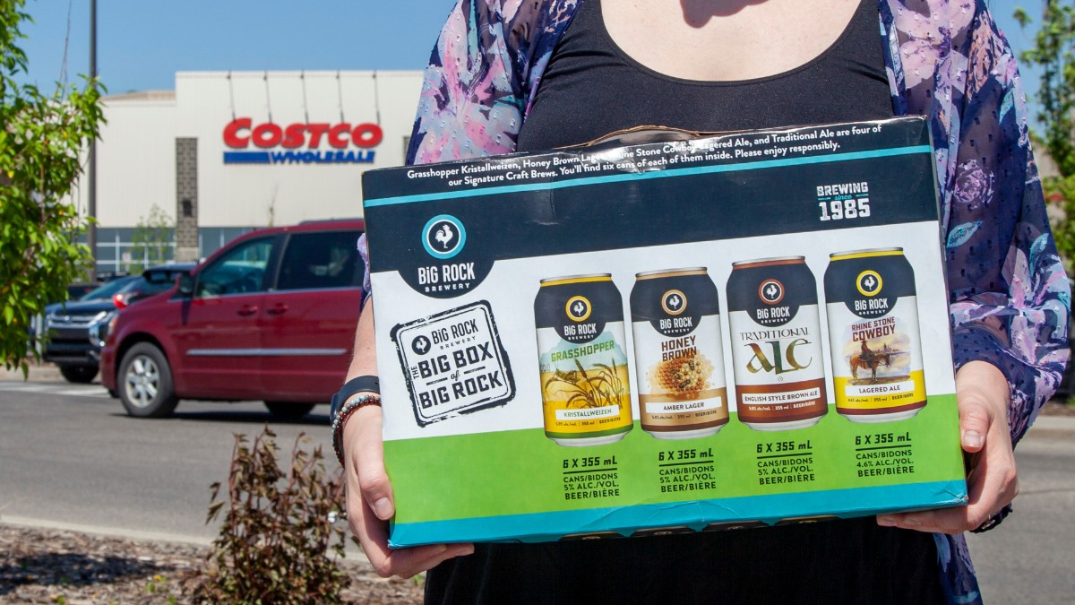 BigRockBrewery's tweet photo. Beer stock up for the weekend. ✅
Our Big Box has 24 cans of 4 classic beers to remind you why you fell in love with Big Rock.
🛒 Happy shoppin'.

#bigrockbrewery #bigrockbeer #grasshopperbeer #honeybrownbeer #trad #traditionalale #bigrockrhinestonecowboy https://t.co/OrfFnXFimy