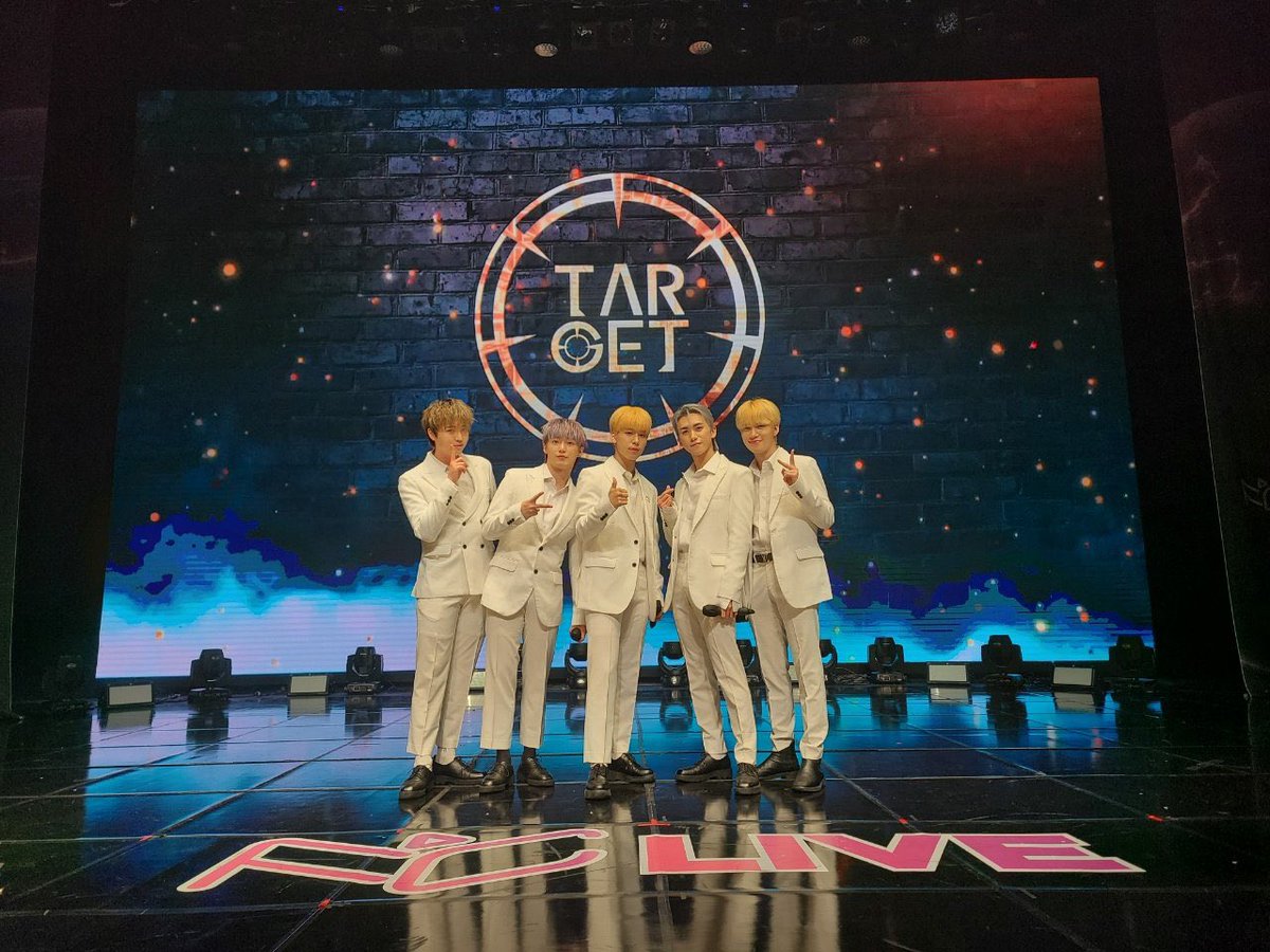 hagi_time's tweet photo. [ ONLINE CONCERT🎤FCLIVE ]

#TARGET #타겟
#ZETH #HYUN #ROI #BOUN #WOOJIN 
#제스 #현 #로이 #바운 #우진  
#FCLIVE #kpop       

@TARGET7_K @target7japan https://t.co/2nkGOEV60e