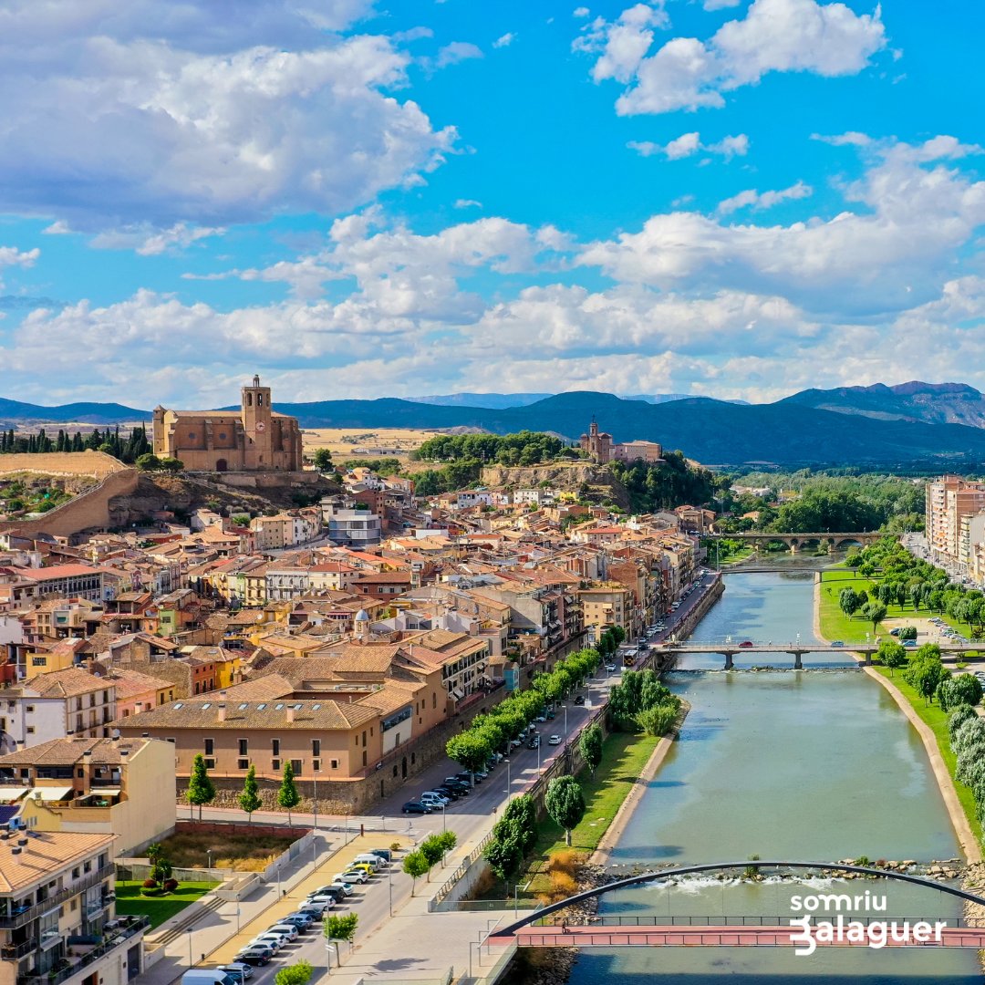 📢 Els monuments de #Balaguer comencen horari d'estiu🌞
👉 Sta. Maria: dl. tancat, de dt. a ds. 10 a 13h i de 17 a 19h, dg. de 10 a 13h.
👉 Muralles de dl. a dg. de 10 a 19h. 
👉 Claustre St. Domènec i Pla d'Almatà dll. a ds. de 10 a 19h i dg. de 10 a 13h.
📸 <a href="/carlesrgm/">Carles Rabadà</a>