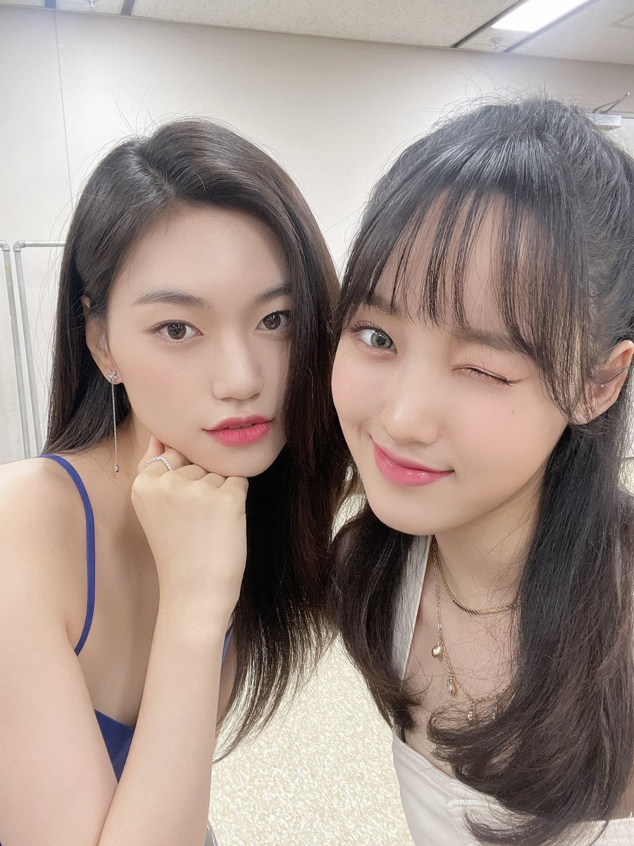 WekiMeki's tweet photo. 무대 하면서 키링들 생각 많이 났다ㅠㅠ 그래도 온라인으로 함께해 줘서 고마워요
잘 봤죠 키링들~? #위키미키 #또이 💙 https://t.co/9e0RAhSm1y