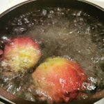 覚えておくと役立つかも!桃の皮を綺麗に剥く方法が話題に!