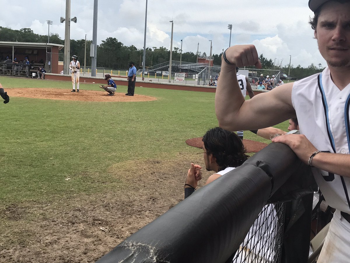 nfblacksox's tweet photo. Rocking the vest in JACKSONVILLE!!! https://t.co/3WvSRTqmlL