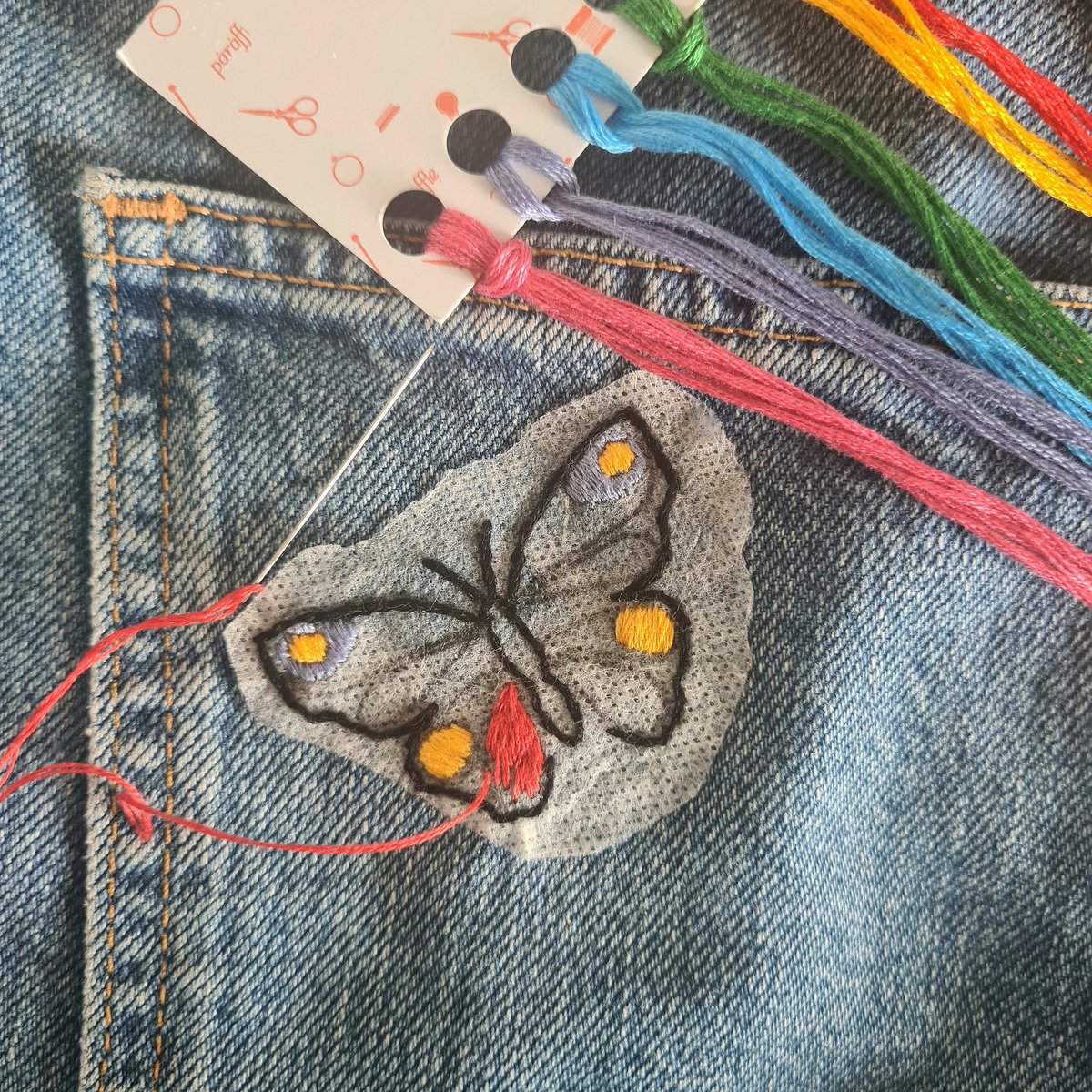 My dungarees have been out of action for weeks now because of this little half finished design 🦋 the fact that I've found time to sit down and finish them must mean I'm having a relaxing weekend! 🙂 #embroidery #craft