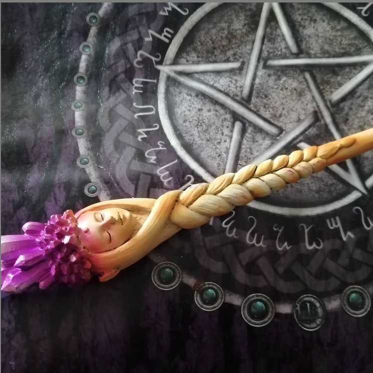 CosmicUnicorn1's tweet photo. This is the Purple Crystal Goddess Wand, one of our stunning wands which you can get your hands on for just £8.75.
We've 8 different wands for you to choose from all as incredibly detailed as this in our shop at https://t.co/06AScTKqDF

#wandwork #wizardwand #witcheswand https://t.co/SOfbAdsuGa