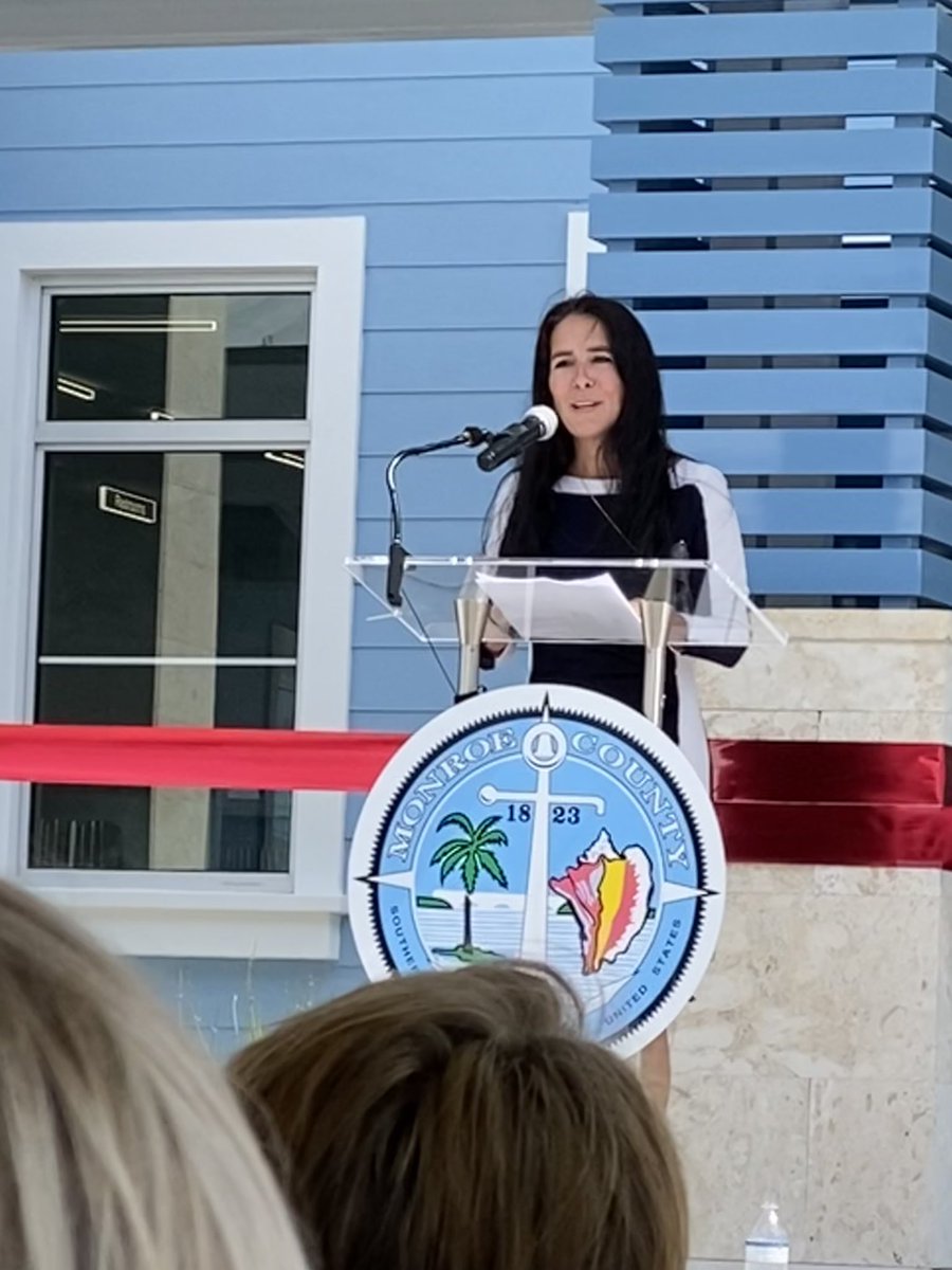 EnvisionWare's tweet photo. Exciting day at #keyslibraries as the Marathon Library celebrates grand opening. It’s new - colorful - exciting. Staff is energetically sharing benefits of the new services including EnvisionWare X11 selfck kiosks, Tablet Stations, pc , print & copy mgmt, fine pmt and more.. https://t.co/oIXG8xRLJ4