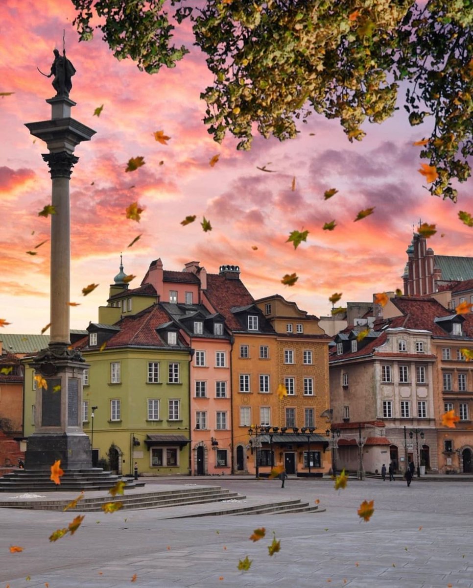 TripscoutApp's tweet photo. Warsaw, Poland 🇵🇱
via: momentsofgregory on Instagram https://t.co/dYSDDNpPJe