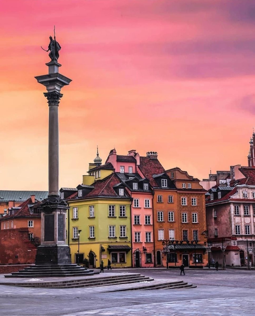 TripscoutApp's tweet photo. Warsaw, Poland 🇵🇱
via: momentsofgregory on Instagram https://t.co/dYSDDNpPJe
