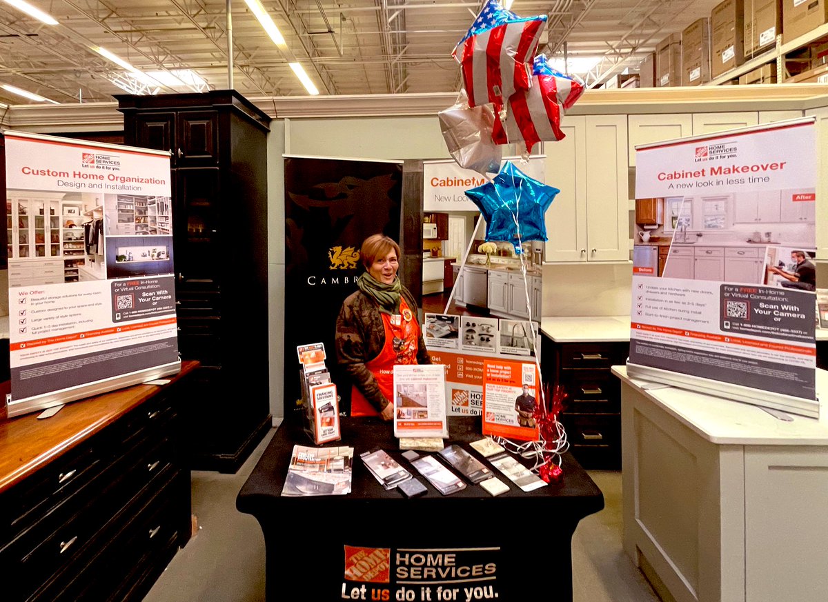 PeteRodriguez__'s tweet image. Designer Lyndsay ready to assist with all of your Kitchen and Countertop needs!  

#PMDWinsWithServices 

@MattCramer179 @nickthd1 @flipflopstm @lowrythd @THDJustinCooper