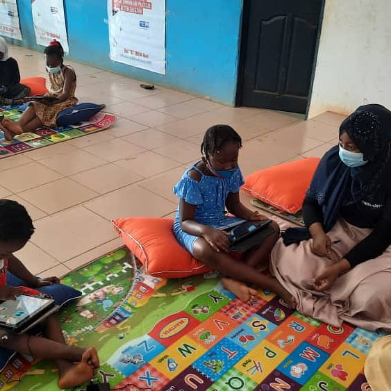 UnitedWayGhana's tweet photo. Today was our 3rd Week for the Reading Oasis program at the Al-Waleed School and Voice Community Center.

We taught Children in the Ruga,Nima -Maamobi Community how to Read in an interactive and fun way.
Thanks to our partner @Newmont_Ghana
#readingoasis 
#Inspiretoread 
#reading https://t.co/JETjLDeK52