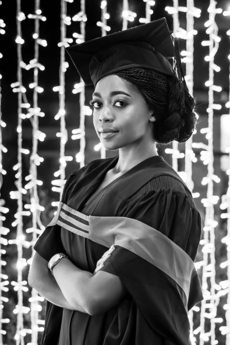 thembi___'s tweet photo. Introducing the Agricultural Scientist🎓💃🏾😭
#NustGraduation
#ClassOf2021

To the first of many🥂 https://t.co/K8MAIbMhrL