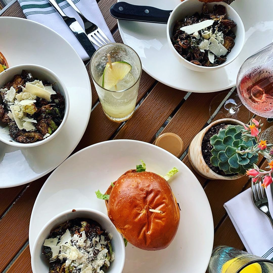 BellacafeG's tweet photo. Patio dining at its best!! Summer is here and the Chevy Chase is the place to be! Patio and Bar seating is first come, first serve!

Also, Jonathan is behind the bar ready to mix you up a cool refreshing drink! 

Thank you @lexeats for the beautiful picture! 

#sharethelex https://t.co/bWYg7kjxYJ