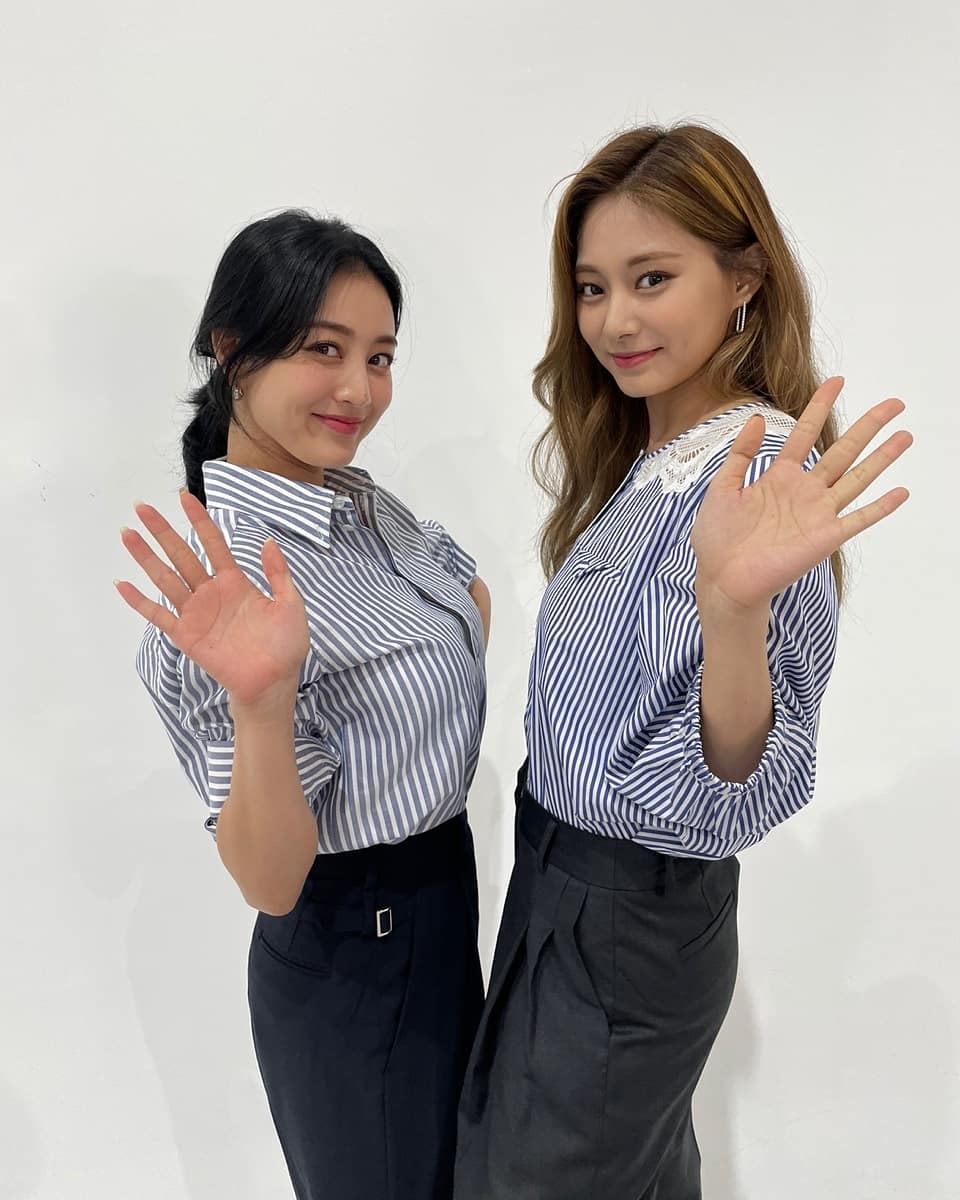 chaengi_j's tweet photo. Twicetagram Update
#AlcoholFree #지효 #쯔위 #트와이스 #Instagram #Update #ParkJihyo #ChouTzuyu #STREAMalcoholfree 
🤍: 오늘 울쯔쯔랑 커플룩
(Today's Ulzzang and couple look) https://t.co/3Gnvt19lIg