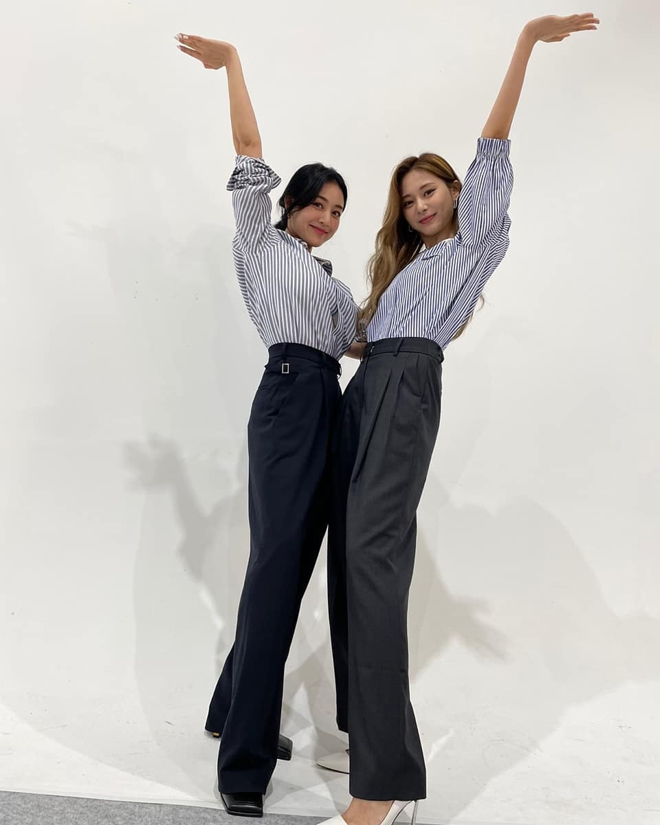 chaengi_j's tweet photo. Twicetagram Update
#AlcoholFree #지효 #쯔위 #트와이스 #Instagram #Update #ParkJihyo #ChouTzuyu #STREAMalcoholfree 
🤍: 오늘 울쯔쯔랑 커플룩
(Today's Ulzzang and couple look) https://t.co/3Gnvt19lIg