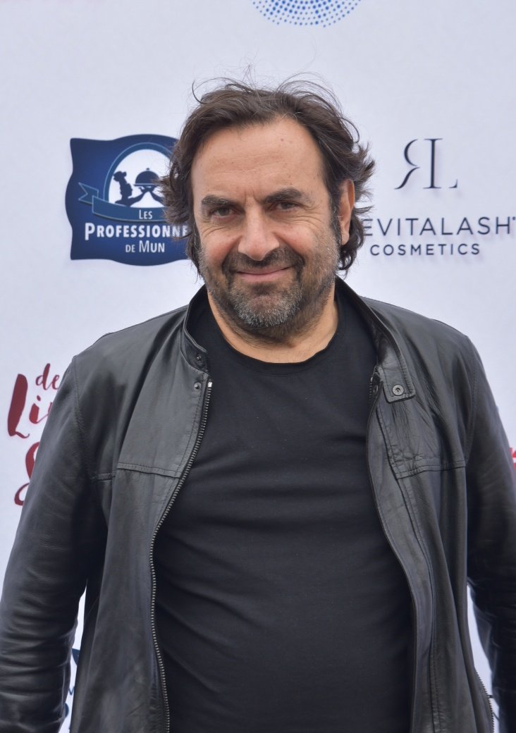 salefran's tweet photo. Portraits suite au @FestivalDLDS
Avec Benjamin Castaldi @B_Castaldi,
Lotie Pester @LoriePester, André Manoukian @andremanou,
Harry Roselmack @harryroselmack...
Avec @mairie7 @GrandParisMGP @iledefrance   #livre #lecture #photos #Star #rencontre https://t.co/mbppCAPYkX