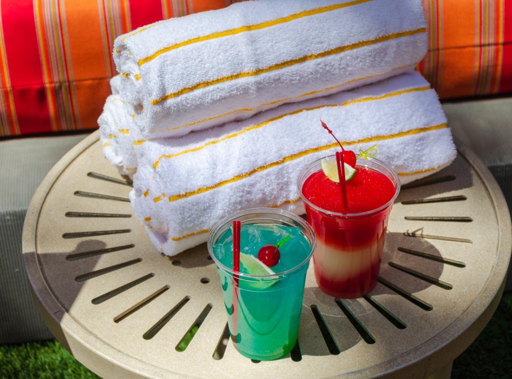 orleanscasino's tweet image. Check out our Cabana &amp;amp; Drink, Dive, &amp;amp; Dip Package available at our pool! Just remember to bring your sunglasses! 😎 

👉 ms.spr.ly/6013n3apl. 👈 

#TheOrleans #poolpackage #summervibes