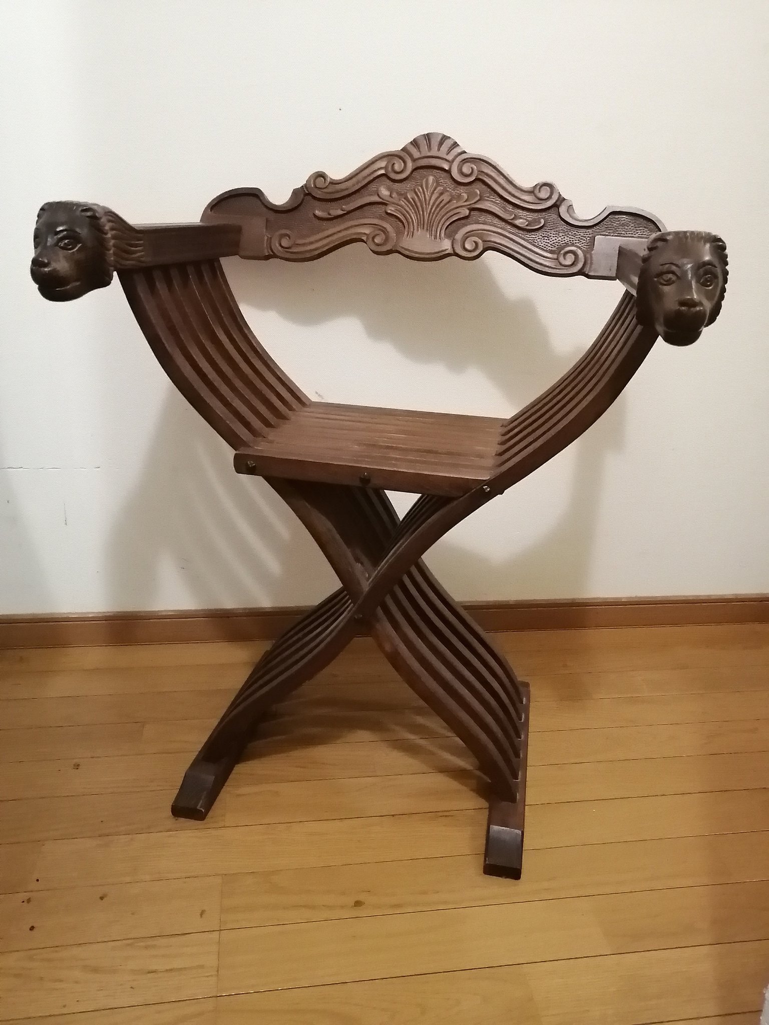 貴族 on Twitter: "これも古道具で5千円で見つけたアトリエ椅子。サヴォナローラチェアってフィレンツェの伝統工芸らしい