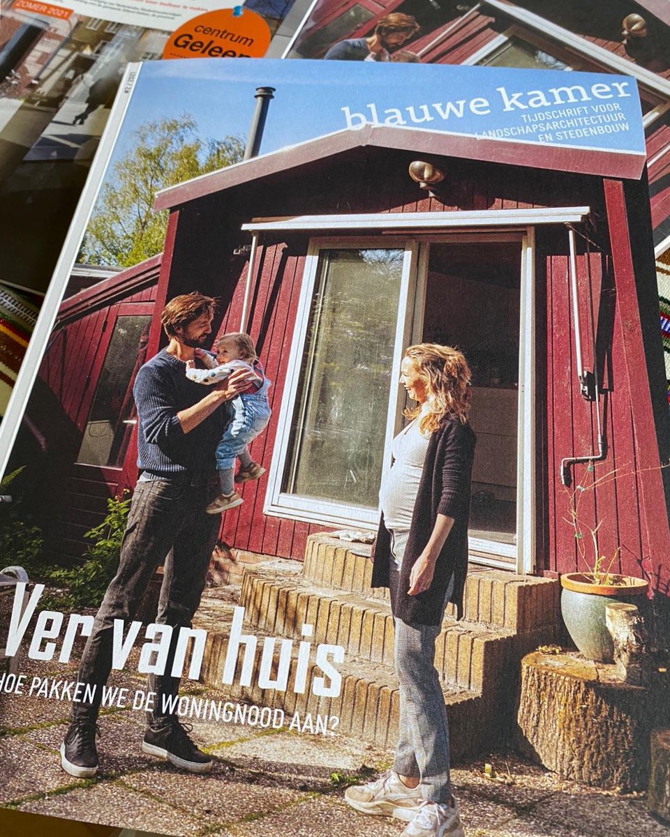ilegne's tweet photo. Het juni-nummer ‘Ver van Huis’ van de @BlauweKamer staat vol met interessante artikelen, over aanpak van de #woningnood, bosontwerp, klimaatstraten, etc. En ook een recensie over #DeGroeneLoper van @west8design in Maastricht :) Leuk dat ik het mocht schrijven 💚 #landschap https://t.co/5rC0ojkqCH