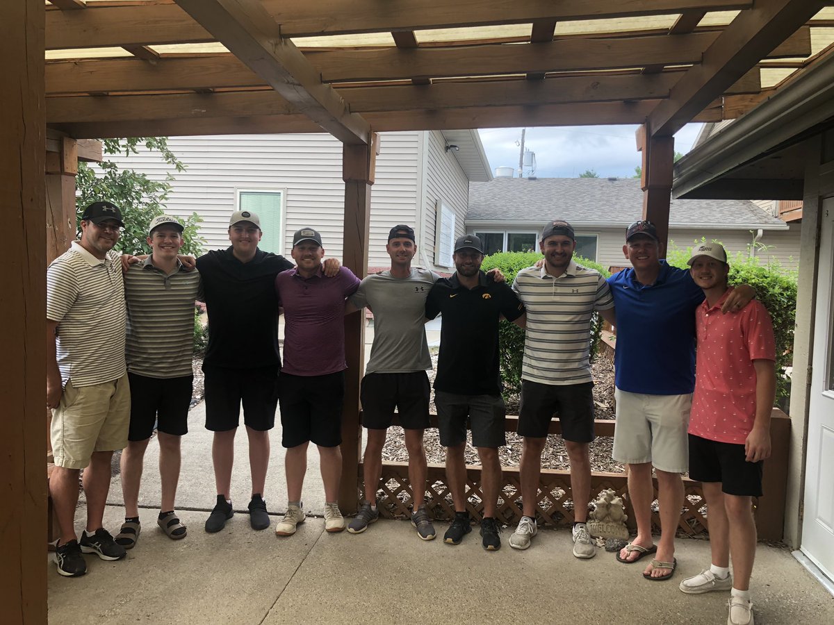 bfbluejaybball's tweet photo. Great day on the course yesterday with these former BBall players/coaches/broadcasters.  Good to see them and yes there was a lot of smack talking going on. #Bfbluejaybballfamily https://t.co/ChLhQgxz7n
