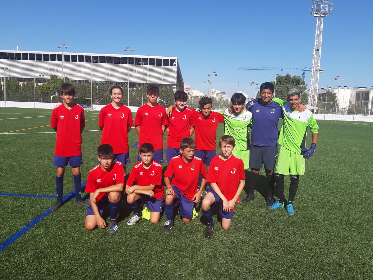 FFIB_oficial's tweet photo. ⚽️ Partido en juego

🏟 Poliesportiu San Ferran 

@SeFutbol de Parálisis Cerebral y daño adquirido 🆚el cadete del @juvemallorca @FESAIB 

#TotsJuntsFeimFutbol https://t.co/Sm6kUJz8hj