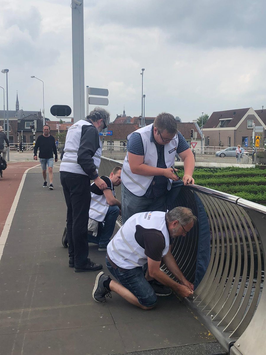 Alkmaarvoor14's tweet photo. Mooie eerste foto's van onze kom over de brug actie door! Wij blijven strijden voor een minimumloon van €14! #komoverdebrug #voor14 #Kiesvoor14 #alkmaarprachtstad #overdebrug #Alkmaar https://t.co/0lSgm1txpj