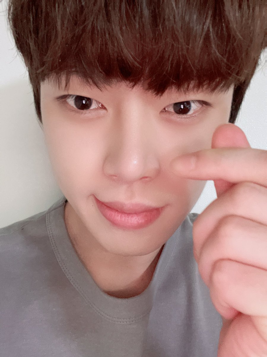 GreatGuys_BR's tweet photo. [🐤] 26062021

TRANS: '[#GreatGuys #Dongin #Geace #Jun] Terminei o dia com os Graces 😝👍 Vamos nos divertir amanhã também!' https://t.co/ppIO402C7l