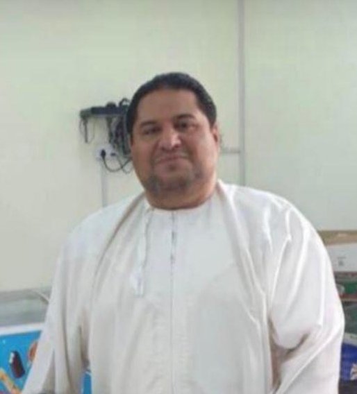 شاب طيب الخلق، ما رأيته الا ضاحكا مبتسما، الكل يحبه، ويأنس بشوفته والحديث معه، اسال الله ان يتغمده بواسع رحمته وينزله منازل الابرار يا رب العالمين، احسن الله عزاء عائلته وجميع محبيه، نلقاه ان شاء الله في الجنة، ولا حول ولا قوة الا بالله #محمود_الشيزاوي