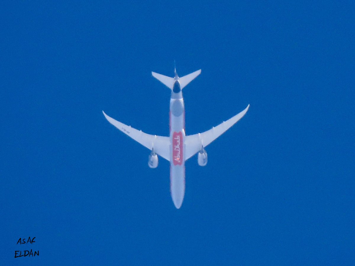 AsafEldan's tweet photo. Another beautiful @etihad #boeing #B787-9 #deramliner with #AbuDhabiGrandPrix #livery reg. #A6BLV as #flight ETD11Y from #FCO to #AUH at FL390
#planspotting #avgeek #aviation #etihad https://t.co/IuPT1SD4nk