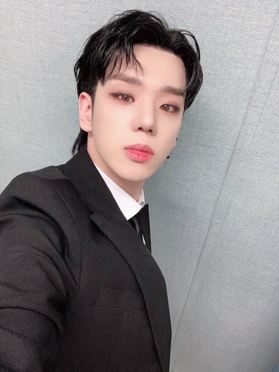 aceturkey7's tweet photo. @official_ACE7 [🇹🇷/210626] #ACE_TWT
[#ACE_BYEONGKWAN]

Music Core ve Dream Concert💕
Hepsi Choi sayesinde. Mutluluk🥰🥰
Yarın görüşürüz aşklarım😍

#ACE  #CHOICE #NICE
#하이어 #Higher #BenimEvim https://t.co/ZoT0ncmi1u