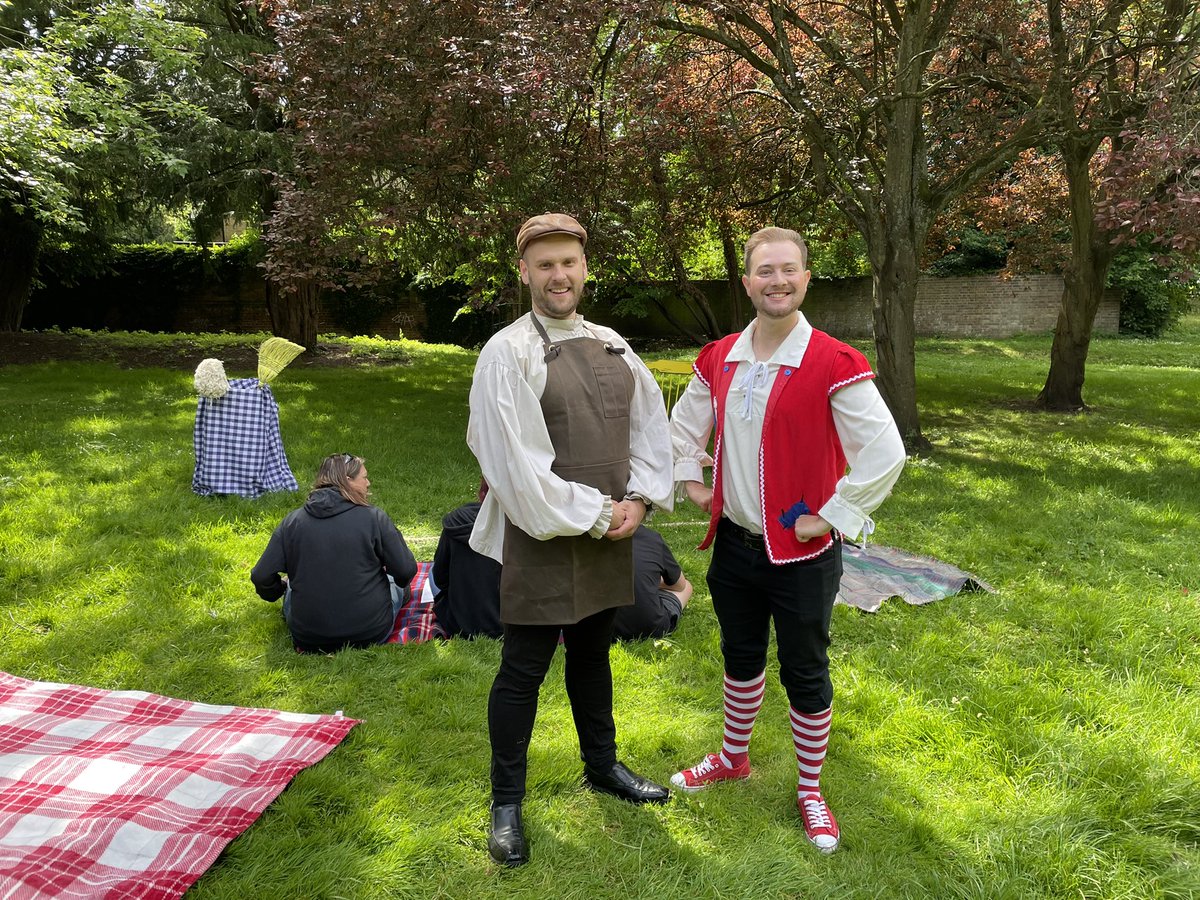 tweetingRH's tweet photo. Thank you to our brilliant Saturday artists @PumpkinPantos @JWiltonDance @HighlySprung @Bootworks @DancePhaze #basingstoke has been truly blessed by your creativity @BstokeFestival https://t.co/caTAgJxjo2