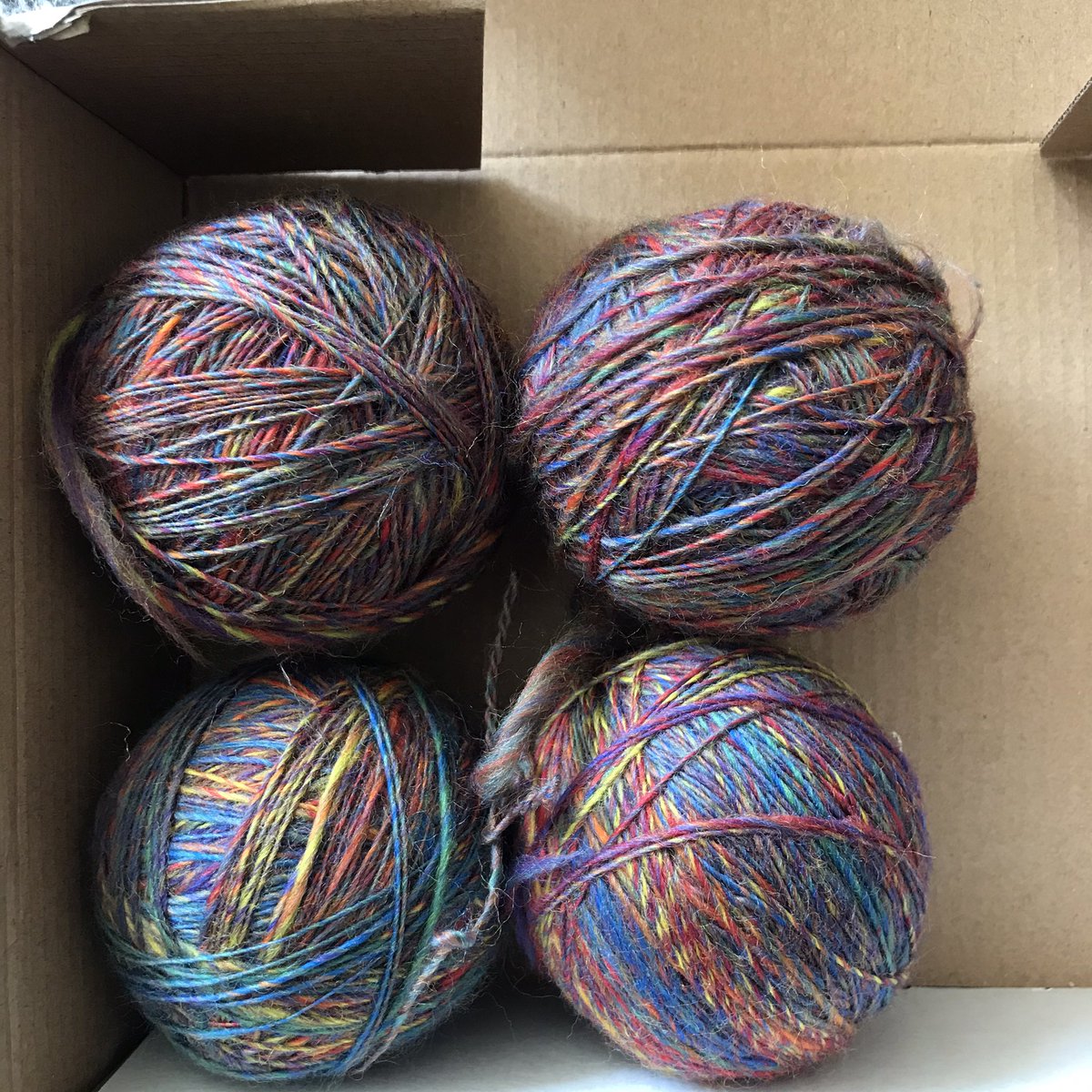 CatherineDunn8's tweet image. 200g done, 300g to go. #DropSpindle #DropSpindleSpinning #spinning