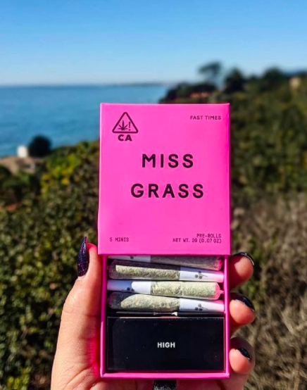 Treehouse_SC's tweet image. Everyone say hello to, Miss Grass. She'll be your cannabis flower today!
"High, Miss Grass!" 💓

Check out what Miss Grass has in store for you this weekend at Treehouse 👉 ow.ly/wyLM50EZxE1

#TreehouseDispensarySC #MissGrass #CannabisCreatingCommunity