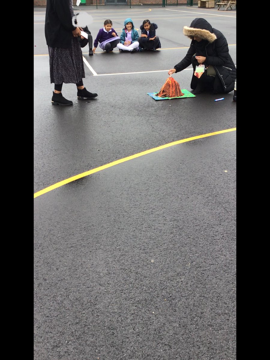 olive__preston's tweet photo. Year 3s have loved learning about volcanoes in Geography. They also created their own and then watched them erupt in the playground. #Teamwork #CrossCurricularLearning #Knowledge #RichCurriculum #Geography #Science #Art #DT #MakingLearningComeAlive #WeAreSTAR https://t.co/LvyCIgk6SK
