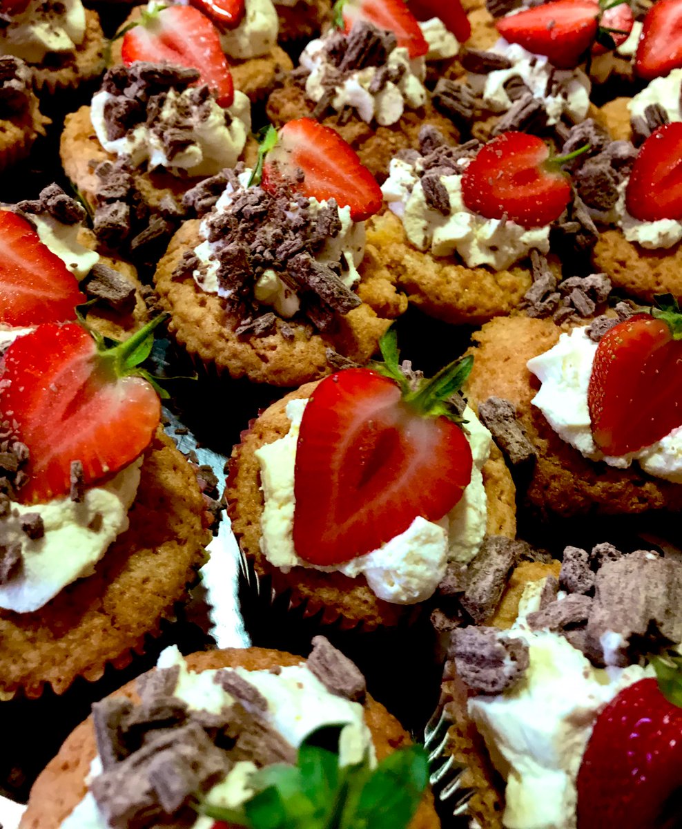 Today’s lunch @AtHolroyd Summer chicken cassoulet, Portuguese Pork and Roast spinach &amp; Butterbean curry followed by Fresh strawberry &amp;Cream cupcake <a href="/SBarbo19/">Seb Barboteau</a> <a href="/chefbenji64/">Ben Cook</a> <a href="/HowsonHelen/">Helen Howson</a> <a href="/ThomasHalliwell/">Thomas Halliwell</a> <a href="/jpc7508/">James Cunningham</a> <a href="/halesworth_john/">John Wesley Halesworth</a> #summer #Strawberries