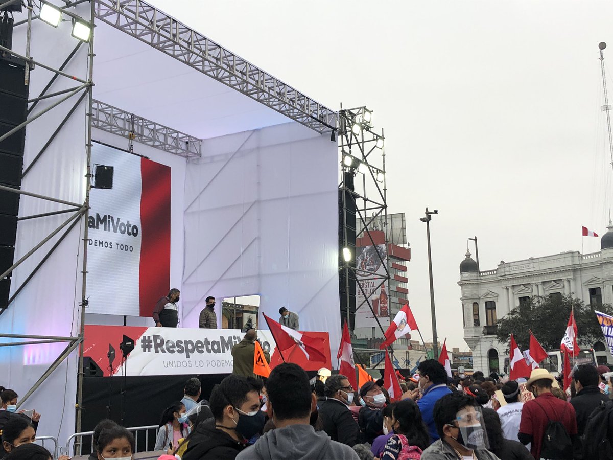 CarlitaPuelles's tweet image. Ya estamos en Plaza Bolognesi, ya llegaron ?