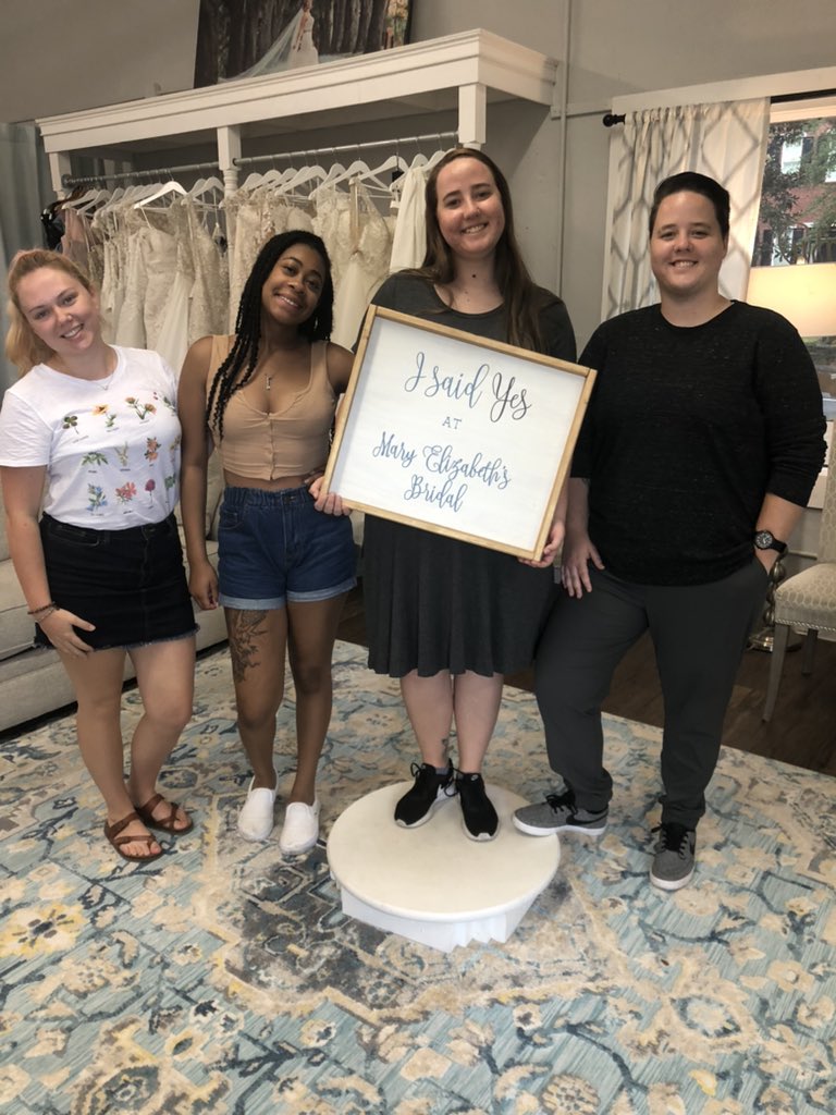 Cali_Jo1's tweet photo. Hottest bridal party in 2022 https://t.co/4zzzm2lWc0