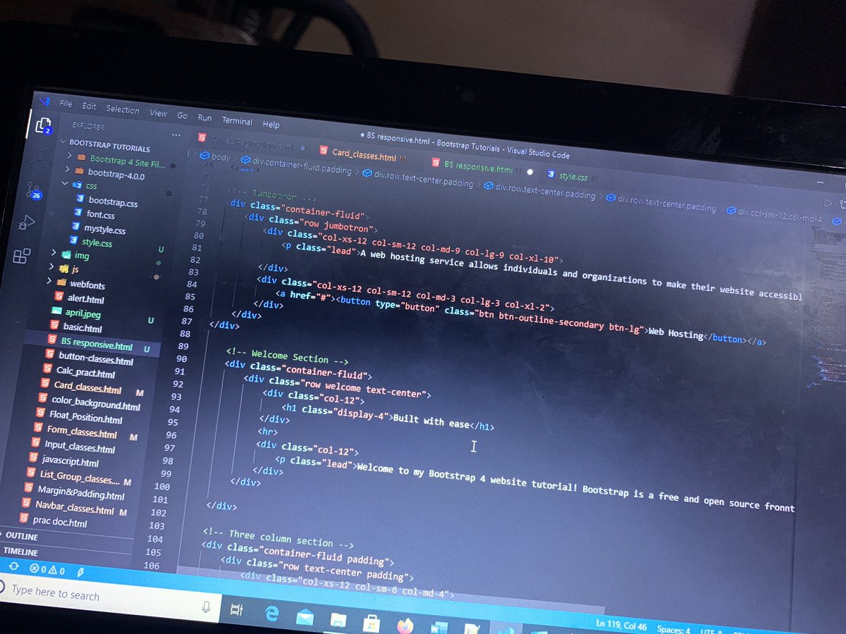 Odun_lat's tweet photo. Day 16 &amp; 17
 Working on a Responsive Bootstrap Website from YouTube tutorial..
#100DaysOfCode #CodeNewbie #WomenWhoCode https://t.co/FZgvZHZEXy