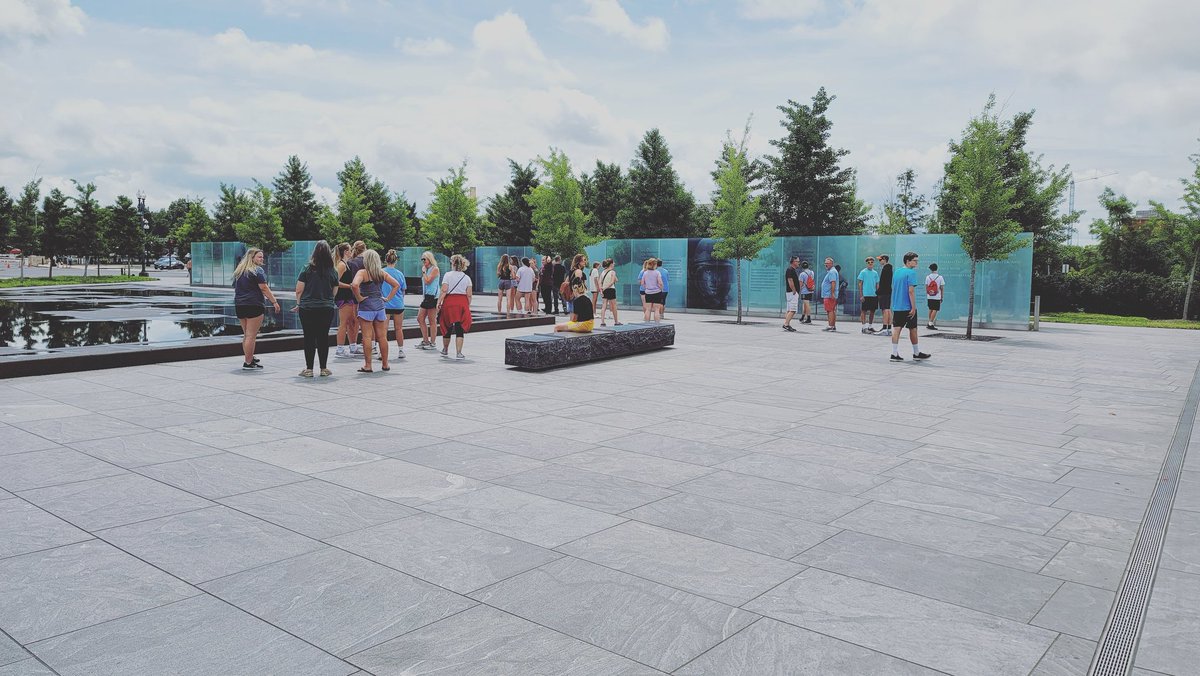 potomactoursllc's tweet photo. Our great @SToursofAmerica group enjoyed a visit to the American Veterans Disabled for Life Memorial in #DC during their #8thgradetrip. #potomactours #seetheusa #studenttours #studenttravel #americanveterans #americanveteransdisabledforlife https://t.co/iB3LSXBEoa