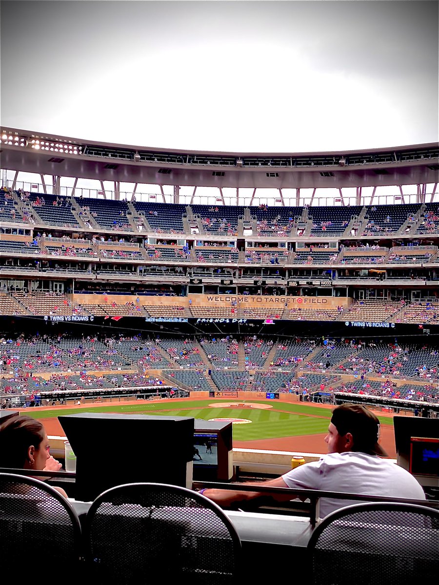 Loving spending more time this week with @Delta at the @Twins game in the  #deltaskysuite #raindelay