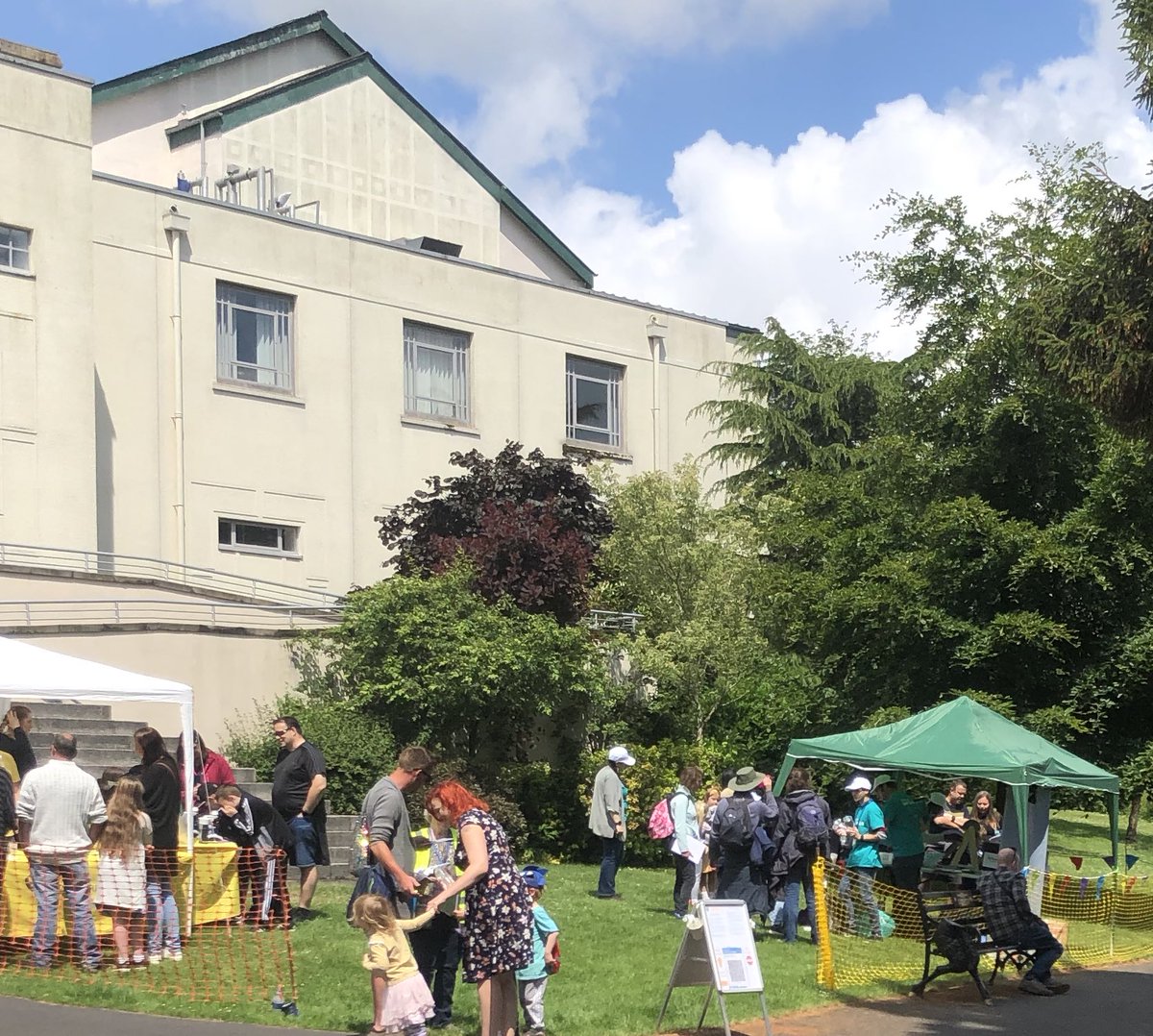 festivalofinnov's tweet photo. Great to have the @DiscovMaterials #STEM team with @hamlettcae in #Malvern today. #ScienceInPark https://t.co/oo8nTXW03H