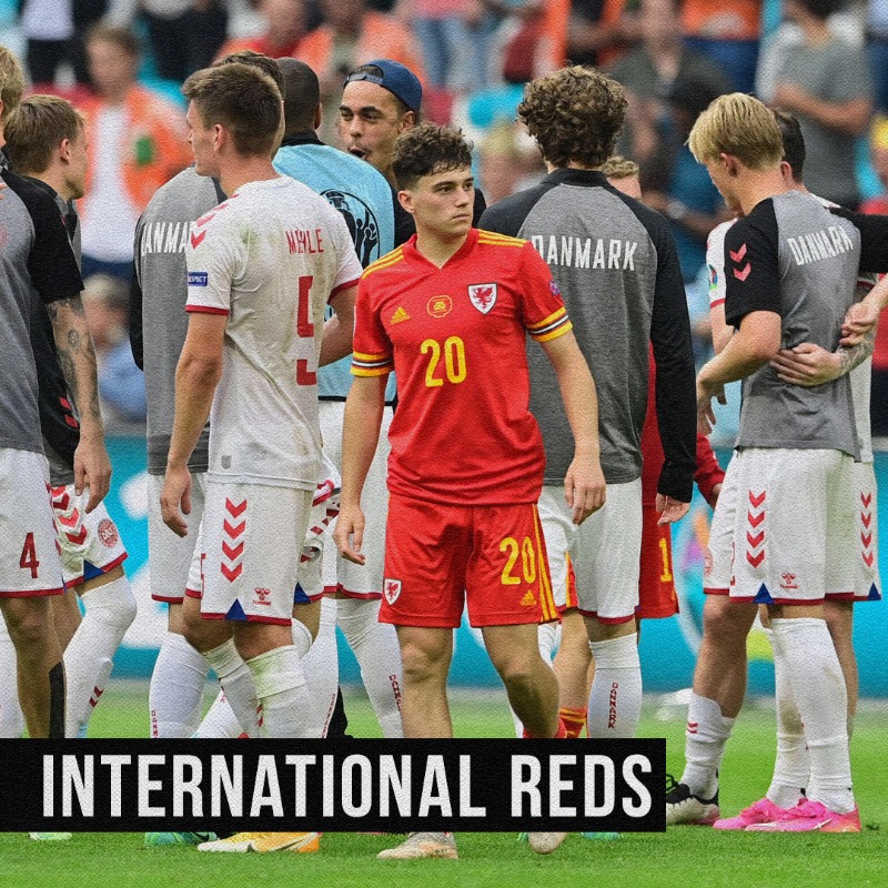 ManUtd's tweet photo. 🏴󠁧󠁢󠁷󠁬󠁳󠁿 Commiserations to our Welsh Reds who have been knocked out of #EURO2020 following their defeat against Denmark.

#MUFC #WAL