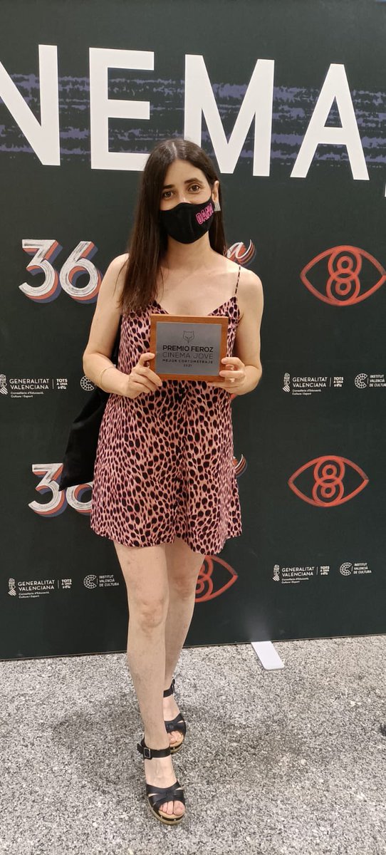 PremiosFeroz's tweet photo. Lucía Forner Segarra recoge el Premio Feroz Cinema Jove al mejor cortometraje español por ‘Dana’ #36CinemaJove https://t.co/RaYPPpJg8C