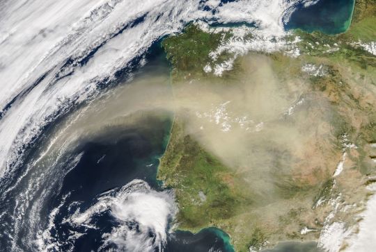 Troposfera's tweet photo. La llegada de polvo sahariano a la península Ibérica aumenta como consecuencia del #CambioClimático y la aridificación del norte de África, según estudio
🔬https://t.co/HxtFl9hVbf
🗞️vía @elperiodico: https://t.co/EskhMgDf2v
#CalidadDelAire #Salud https://t.co/0r7J0BZQn2